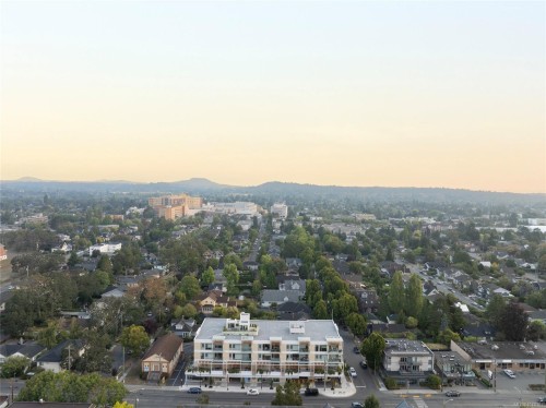 301-1916 Oak Bay Ave, Victoria, BC - Outdoor With View