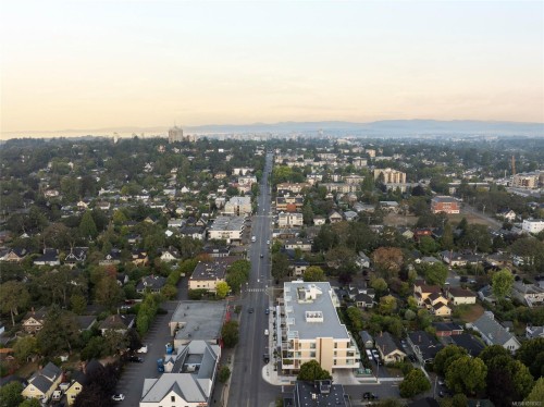 301-1916 Oak Bay Ave, Victoria, BC - Outdoor With View