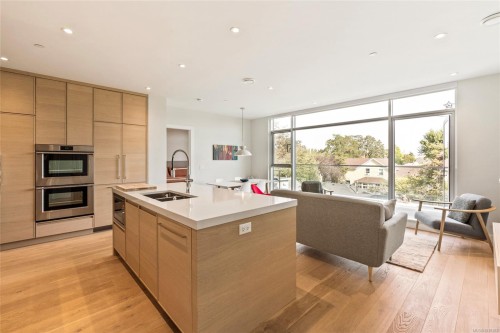 301-1916 Oak Bay Ave, Victoria, BC - Indoor Photo Showing Kitchen With Double Sink