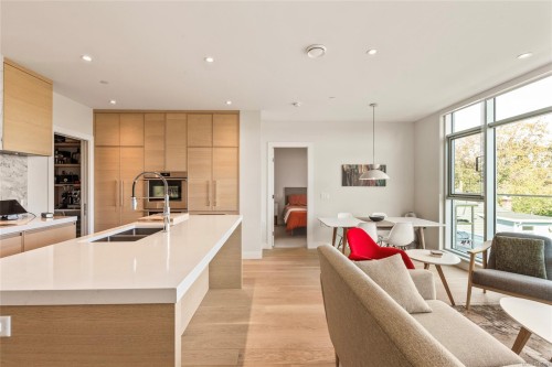 301-1916 Oak Bay Ave, Victoria, BC - Indoor