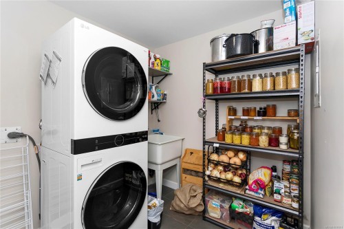 2055 Forest Dr, Nanaimo, BC 