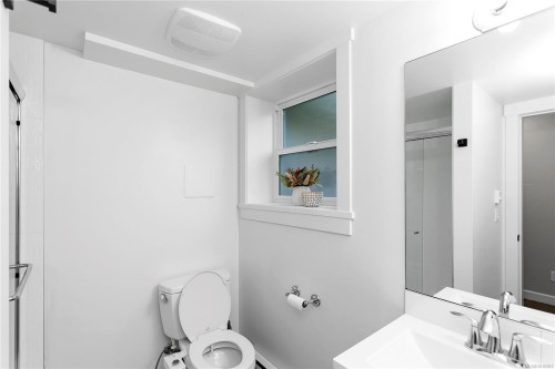 2055 Forest Dr, Nanaimo, BC 