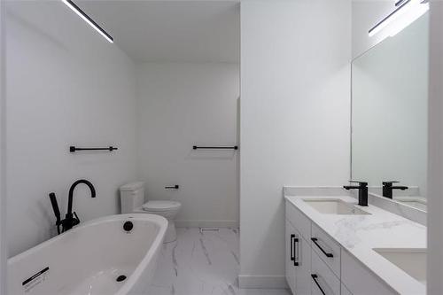 445 Centennial St, Winnipeg, MB 