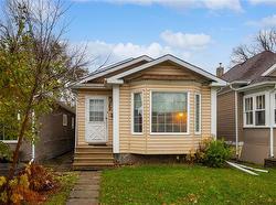 264 Parkview ST  Winnipeg, MB R3J 1S3