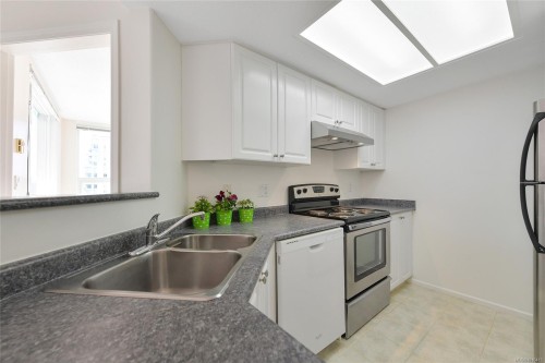 1208-930 Yates St, Victoria, BC - Indoor Photo Showing Kitchen With Double Sink