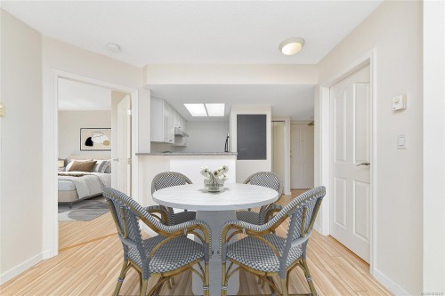 1208-930 Yates St, Victoria, BC - Indoor Photo Showing Dining Room