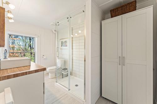 Logement - 964  - 966 Rue Du Sud, Cowansville, QC - Indoor Photo Showing Bathroom