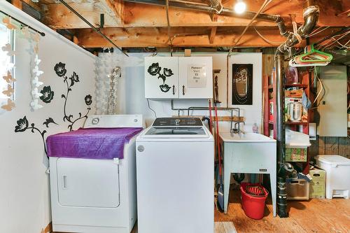 Salle de lavage - 84 Rue Onulphe-Peltier, L'Épiphanie, QC - Indoor Photo Showing Laundry Room