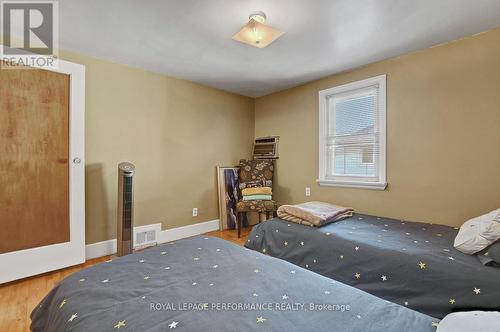 103 Glynn Avenue, Ottawa, ON - Indoor Photo Showing Bedroom
