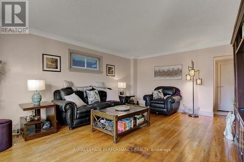 103 Glynn Avenue, Ottawa, ON - Indoor Photo Showing Living Room