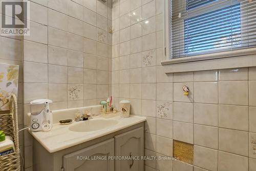 103 Glynn Avenue, Ottawa, ON - Indoor Photo Showing Bathroom