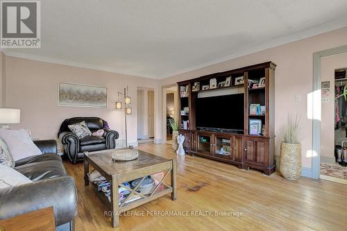 103 Glynn Avenue, Ottawa, ON - Indoor Photo Showing Living Room