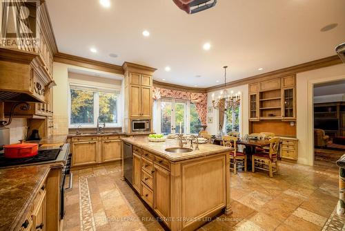 9 Seinecliffe Road, Markham, ON - Indoor Photo Showing Kitchen