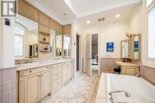 9 Seinecliffe Road, Markham, ON - Indoor Photo Showing Bathroom