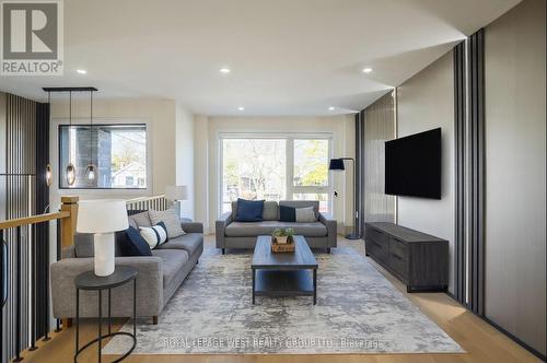 Main - 266A Kennedy Road, Toronto, ON - Indoor Photo Showing Living Room