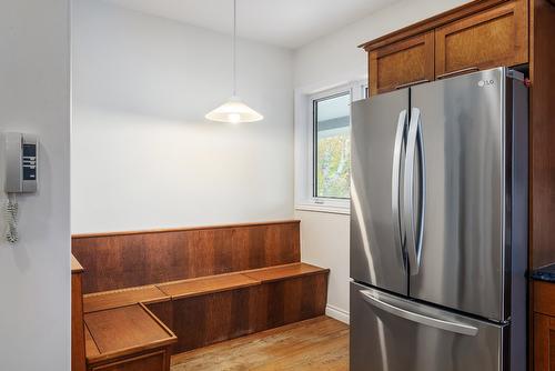4323 Bedford Lane, Kelowna, BC - Indoor Photo Showing Kitchen
