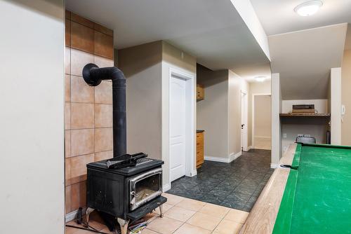 4323 Bedford Lane, Kelowna, BC - Indoor Photo Showing Other Room