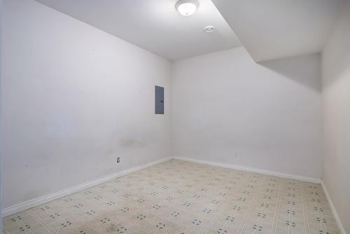 4323 Bedford Lane, Kelowna, BC - Indoor Photo Showing Other Room