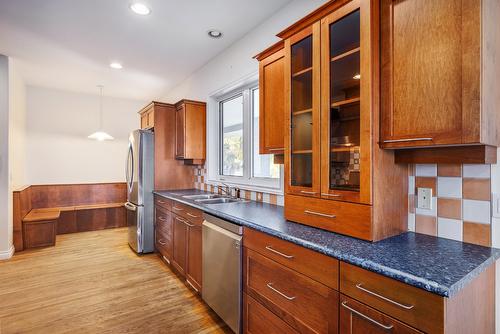 4323 Bedford Lane, Kelowna, BC - Indoor Photo Showing Kitchen With Double Sink