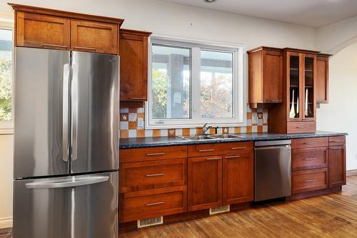 4323 Bedford Lane, Kelowna, BC - Indoor Photo Showing Kitchen With Double Sink