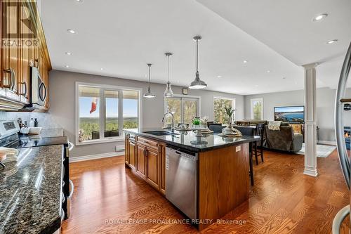 748 County Rd 26, Brighton, ON - Indoor Photo Showing Kitchen With Upgraded Kitchen