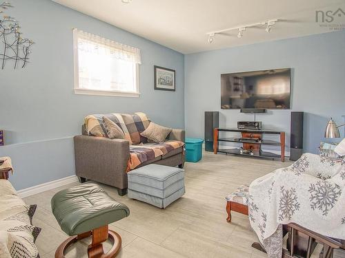 18 Jordan Street, New Minas, NS 