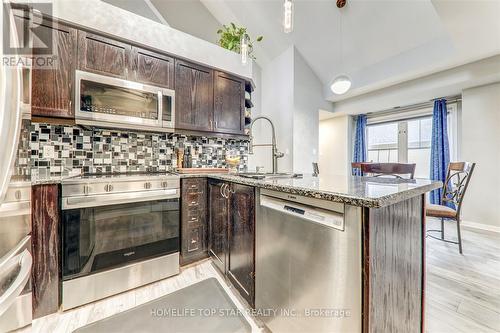 6 - 710 Neighbourhood Circle, Mississauga, ON - Indoor Photo Showing Kitchen With Upgraded Kitchen