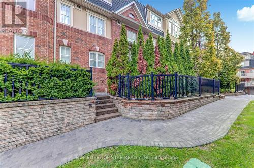 6 - 710 Neighbourhood Circle, Mississauga, ON - Outdoor