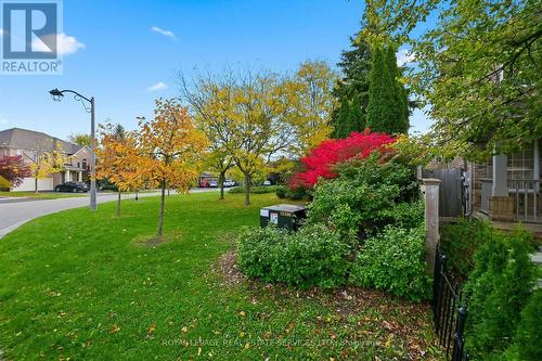 Siding onto Beautifully Landscaped Greenspace! - 1324 Ashwood Terrace, Oakville, ON - Outdoor