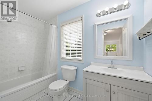Four-Piece Main Bathroom - 1324 Ashwood Terrace, Oakville, ON - Indoor Photo Showing Bathroom