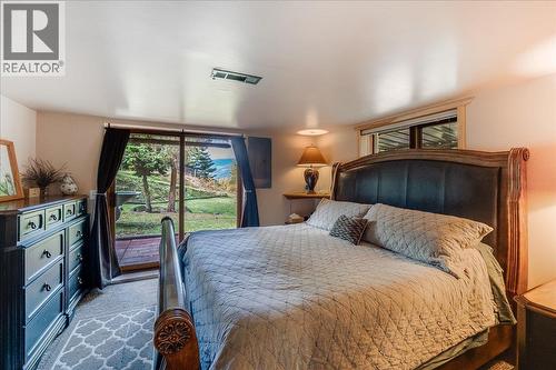 3330 Kenville Mine Road, Nelson, BC - Indoor Photo Showing Bedroom