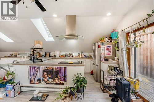 3330 Kenville Mine Road, Nelson, BC - Indoor Photo Showing Other Room