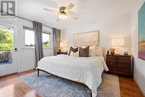 1602 Carletta Drive, Mississauga, ON - Indoor Photo Showing Bedroom