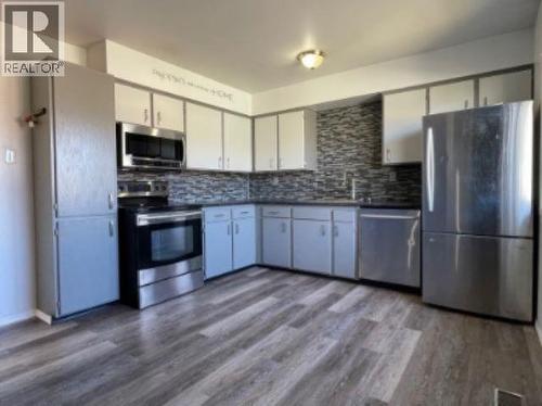 33 5320 Mountainview Drive, Fort Nelson, BC - Indoor Photo Showing Kitchen