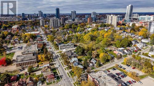 138 Courtland Avenue E, Kitchener, ON 