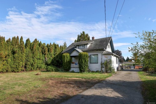 1360 Cumberland Rd, Courtenay, BC 