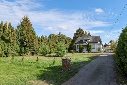 1360 Cumberland Rd, Courtenay, BC 