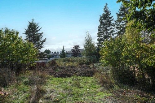 1360 Cumberland Rd, Courtenay, BC 