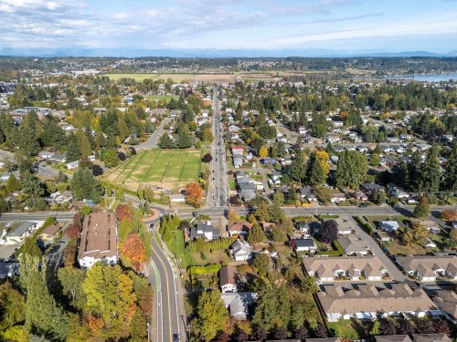 1360 Cumberland Rd, Courtenay, BC 