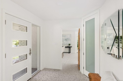 2693 Macdonald Dr East, Saanich, BC 