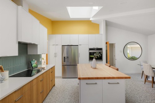 2693 Macdonald Dr East, Saanich, BC 