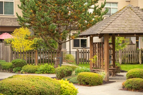 104-2111 Meredith Rd, Nanaimo, BC - Outdoor