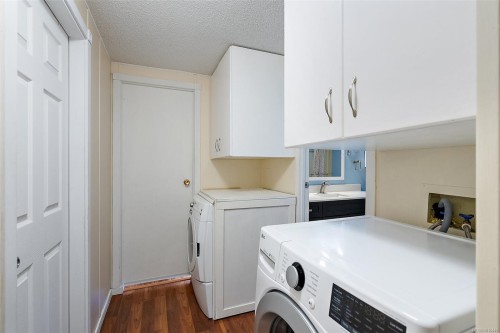 204-2779 Stautw Rd, Central Saanich, BC 