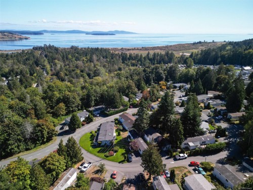 204-2779 Stautw Rd, Central Saanich, BC 