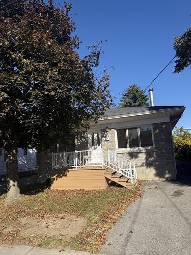 677 75e Avenue  Laval (Chomedey), QC H7V 2Y4