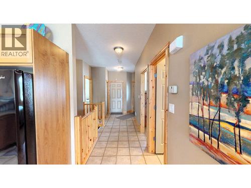 4886 Ridge Road, Radium Hot Springs, BC - Indoor Photo Showing Other Room