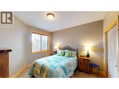 4886 Ridge Road, Radium Hot Springs, BC - Indoor Photo Showing Bedroom