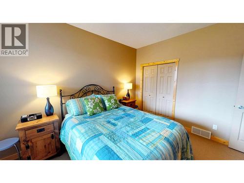 4886 Ridge Road, Radium Hot Springs, BC - Indoor Photo Showing Bedroom