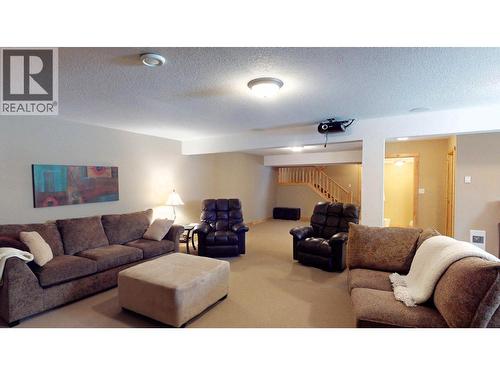 4886 Ridge Road, Radium Hot Springs, BC - Indoor Photo Showing Living Room