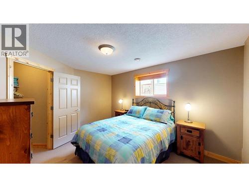 4886 Ridge Road, Radium Hot Springs, BC - Indoor Photo Showing Bedroom